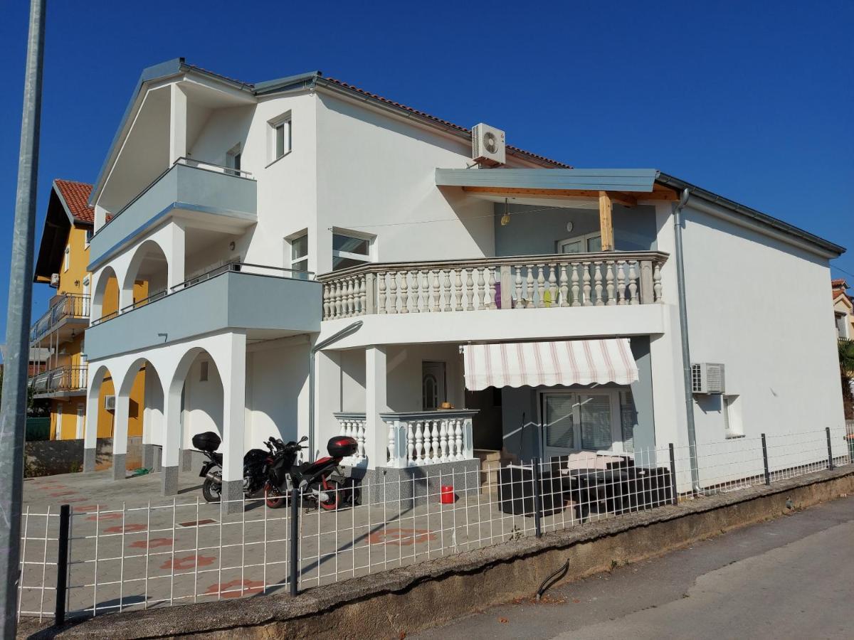 Ferienwohnung Apartman Luka Vodice Exterior foto
